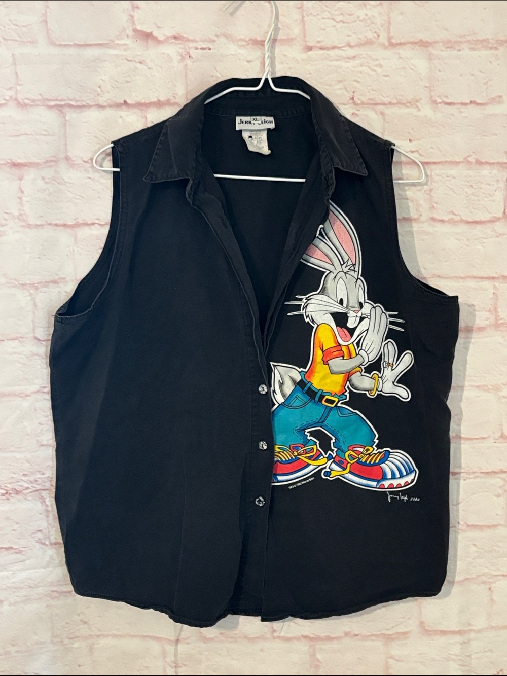Vintage Jerry Leigh Bugs Bunny sleeveless button up
